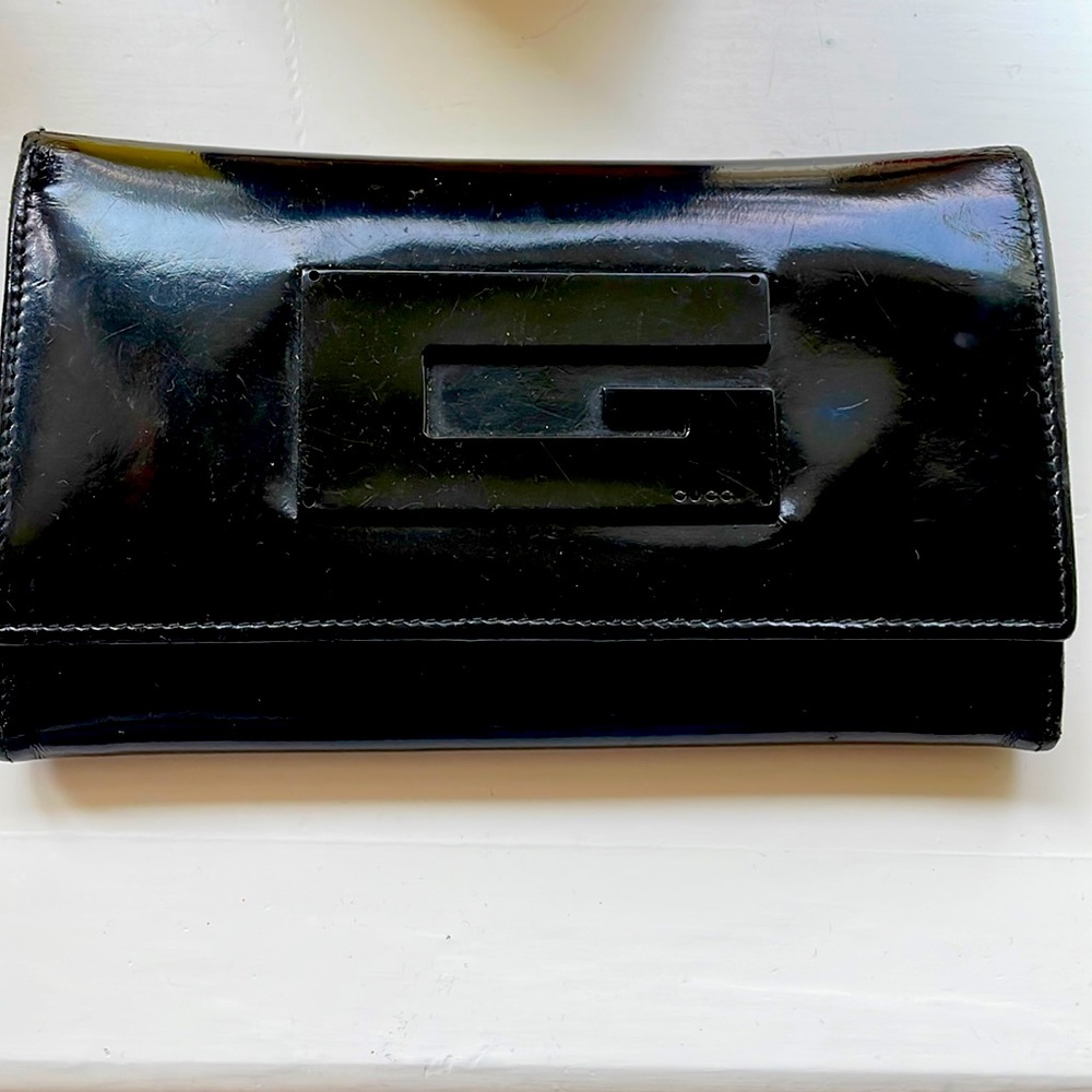 GUCCI Vintage 1990 Square “G” Logo Black Patent Leather Wallet. Authentic 💯